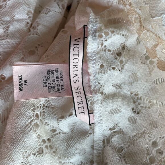 Victoria's Secret White Lace Chemise - Picture 4 of 5